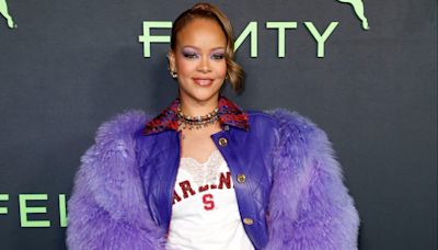 Rihanna se pasea por Nueva York con una reveladora camiseta: 'Estoy retirada'