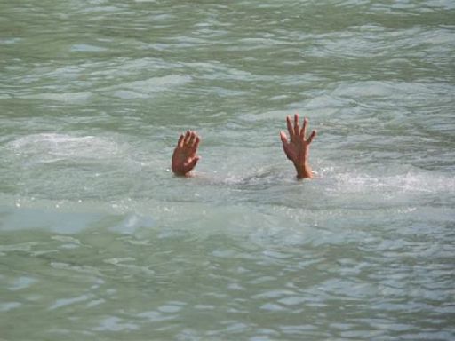 2 friends drown in Yamuna river