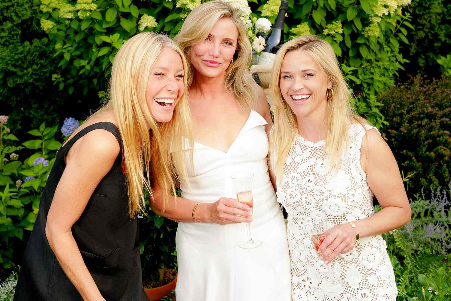 Gwyneth Paltrow, Cameron Diaz and Reese Witherspoon Hang Out in the Hamptons, Plus Blake Lively and More