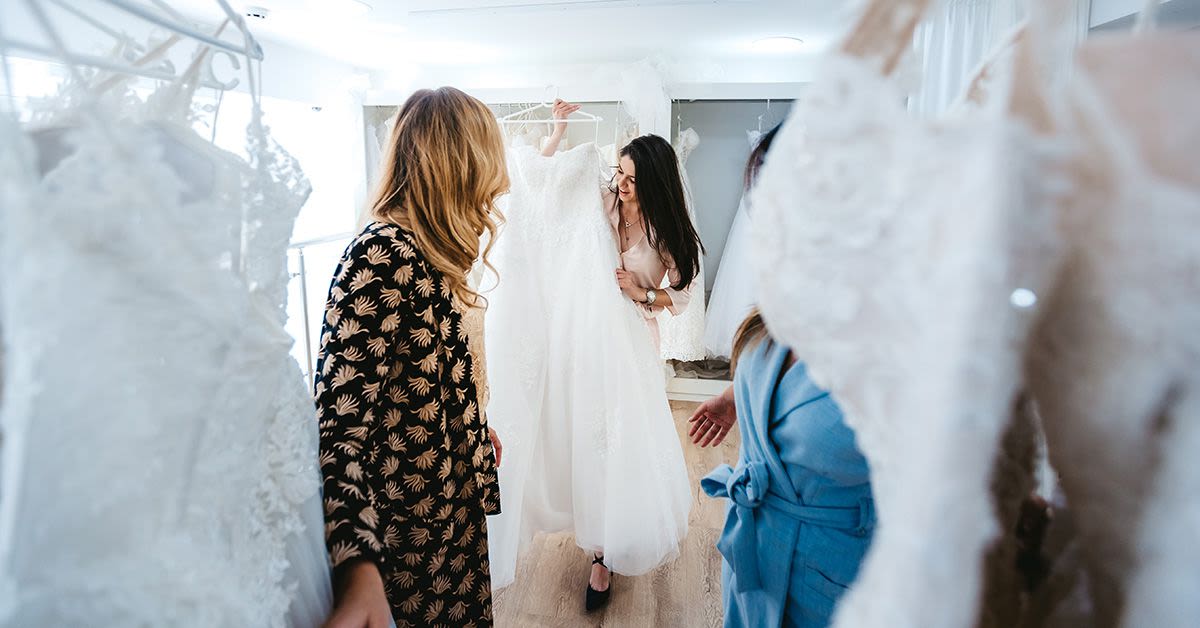 A Bridesmaid Caught the Bride and Maid of Honor “Ripping...Their Group Chat During a Wedding Dress Shopping Appointment