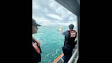 Rescatan a siete personas de un barco al que le cayó un rayo a 2 millas de la costa de Florida