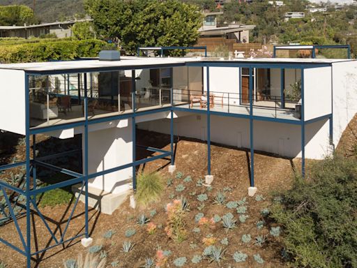 Craig Ellwood’s Smith House Is Up for Grabs in L.A. at $3.5 Million