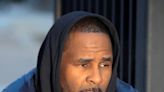 El cantante R. Kelly es sentenciado a 20 años de cárcel por abuso de menores