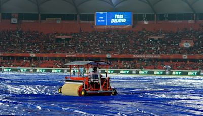 ...Update Rain Delays Toss Again Sunrisers Hyderabad Gujarat Titans In Rajiv Gandhi International Stadium