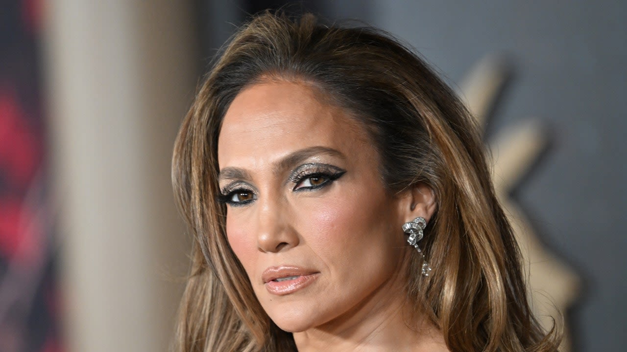 Jennifer Lopez Sells Manhattan Penthouse for $23 Million After 7 Years on the Market