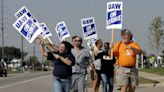 Huelga de trabajadores de automotrices podría mermar nóminas no agrícolas EEUU en octubre: informe