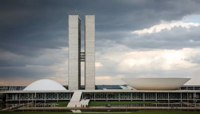 Técnicos da Câmara preveem déficit zero das contas públicas apenas em 2028