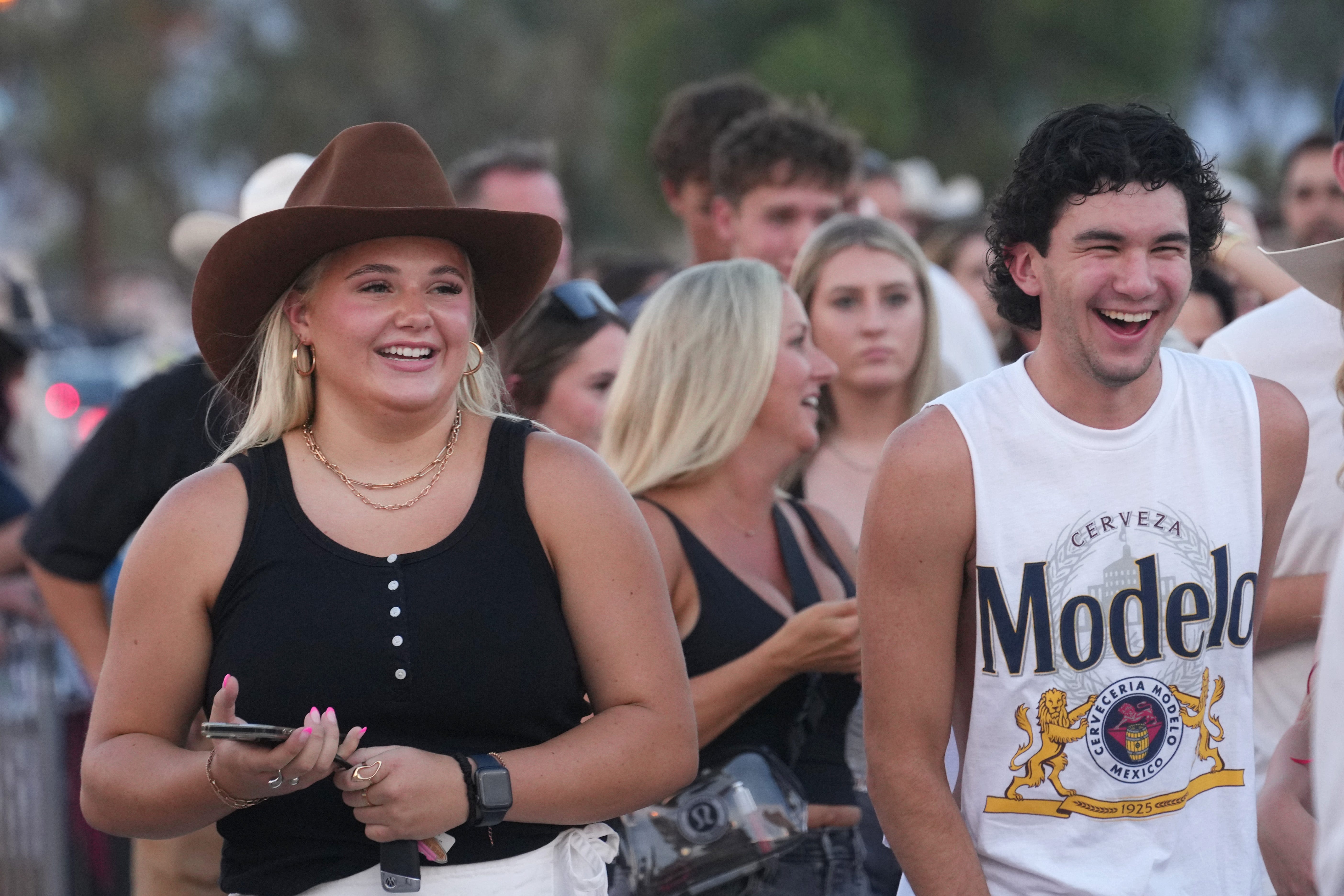 Kenny Chesney brought the good stuff to Phoenix a day after canceling