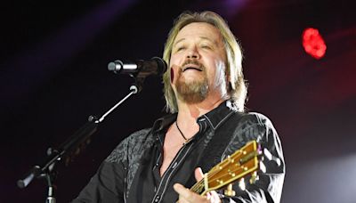 Travis Tritt leads tributes for gospel stars who perished in plane crash