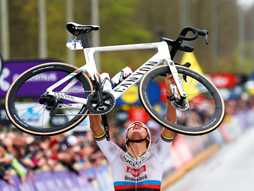 Mathieu van der Poel arrives at the Tour de France ready to be more than Jasper Philipsen’s delivery guy