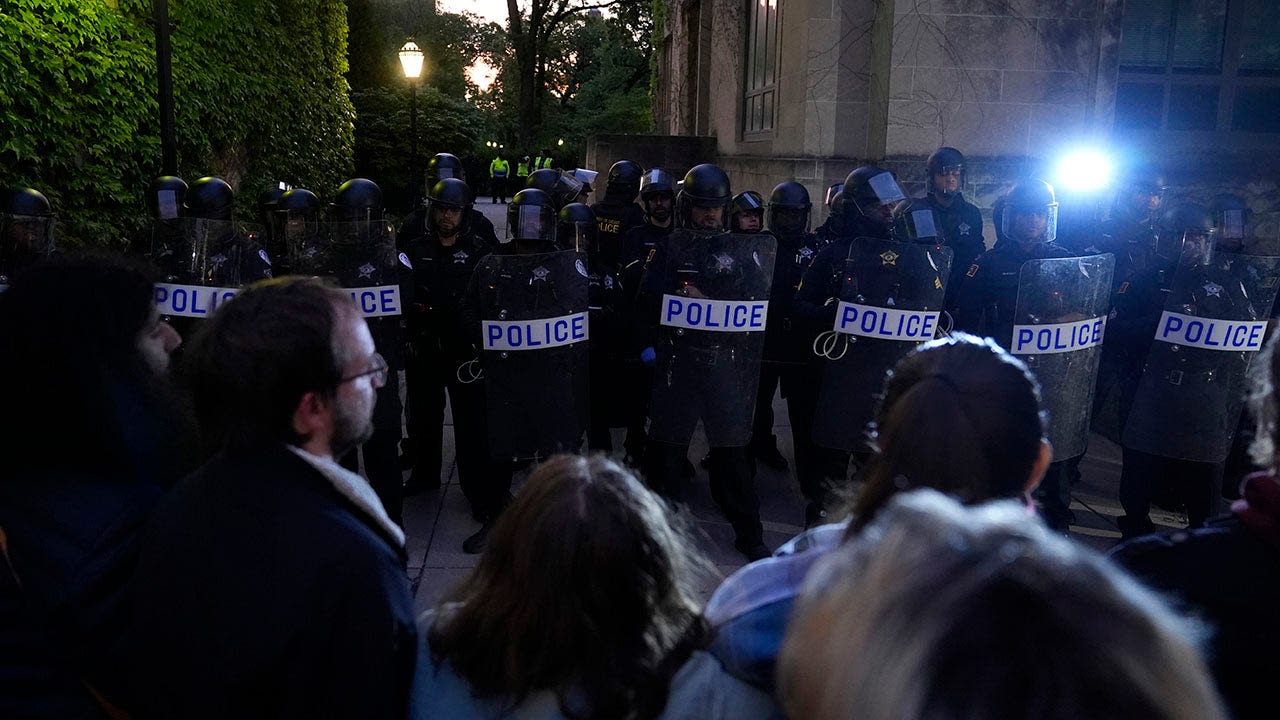 University of Chicago dismantles anti-Israel encampment as students claim they were ‘ambushed’ while sleeping