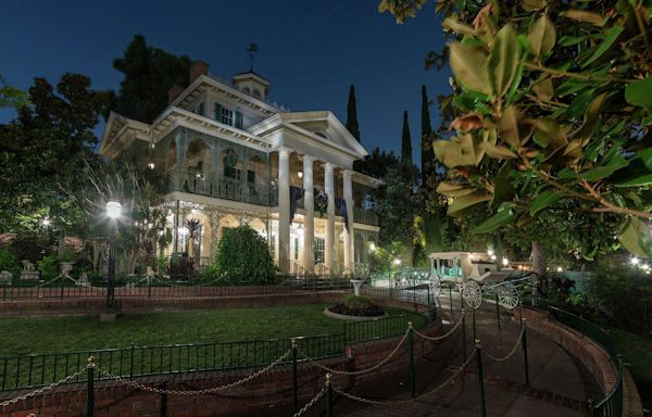 Disneyland unveils new ballroom scene for Haunted Mansion Holiday