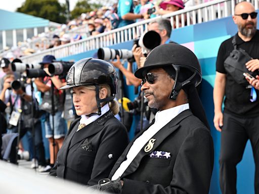 5 photos of Snoop Dogg and Martha Stewart dressed perfectly for Olympic equestrian dressage