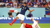 França de hoje não deve ser comparada com seleção campeã em 2018, diz Varane