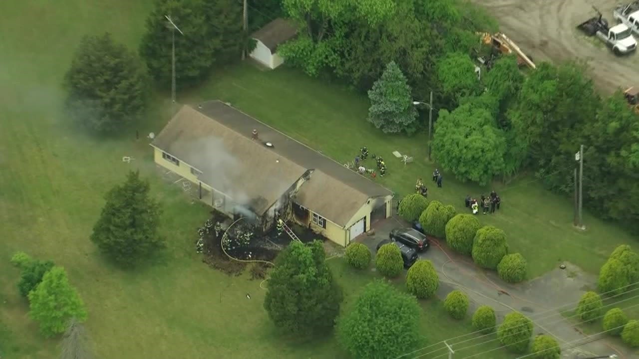 House fire kills man; injures woman, 5 police officers, 2 firefighters in Camden County: officials
