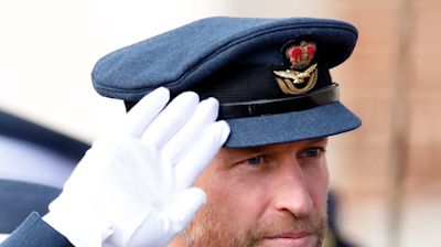 Royal News Roundup: Prince William's New Look, Kate Middleton's Christmas News & More