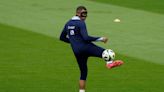 Mbappé is keen to play despite mask, France coach Deschamps says