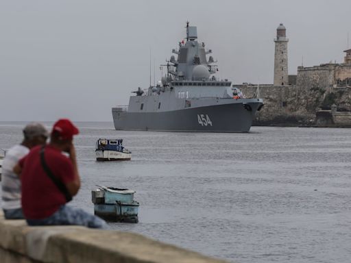 Minister defends Canadian navy ship's visit to Cuba with Russian vessels in port