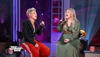 Pink and Kelly Clarkson perform unforgettable acoustic version of ‘Who Knew’