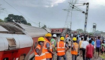 JMM slams Centre over Jharkhand train accident, asks railways min to focus