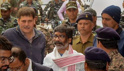 Former Jharkhand Chief Minister Hemant Soren Gets Bail In Land Scam Case - News18