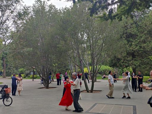 Age just a number? Chinese elderly dance, play ping-pong and do callisthenics in parks