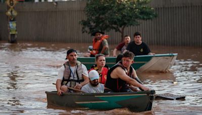 Más de 115.000 personas abandonan sus hogares tras las inundaciones del sur de Brasil