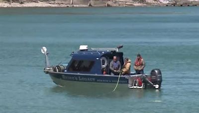 Sonar boat searches Lake Michigan for Sade Robinson's remains