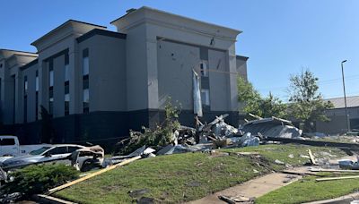 Hampton Inn guests take tornado strike in Bartlesville, Oklahoma: 'I was just staring into open sky'