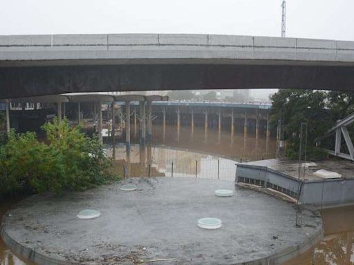 Estação Rodoviária de Porto Alegre espera retornar à glória após redução da enchente