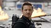 Estoy hecho un desastre: Jeremy Renner despierta y envía mensaje de agradecimiento a fans