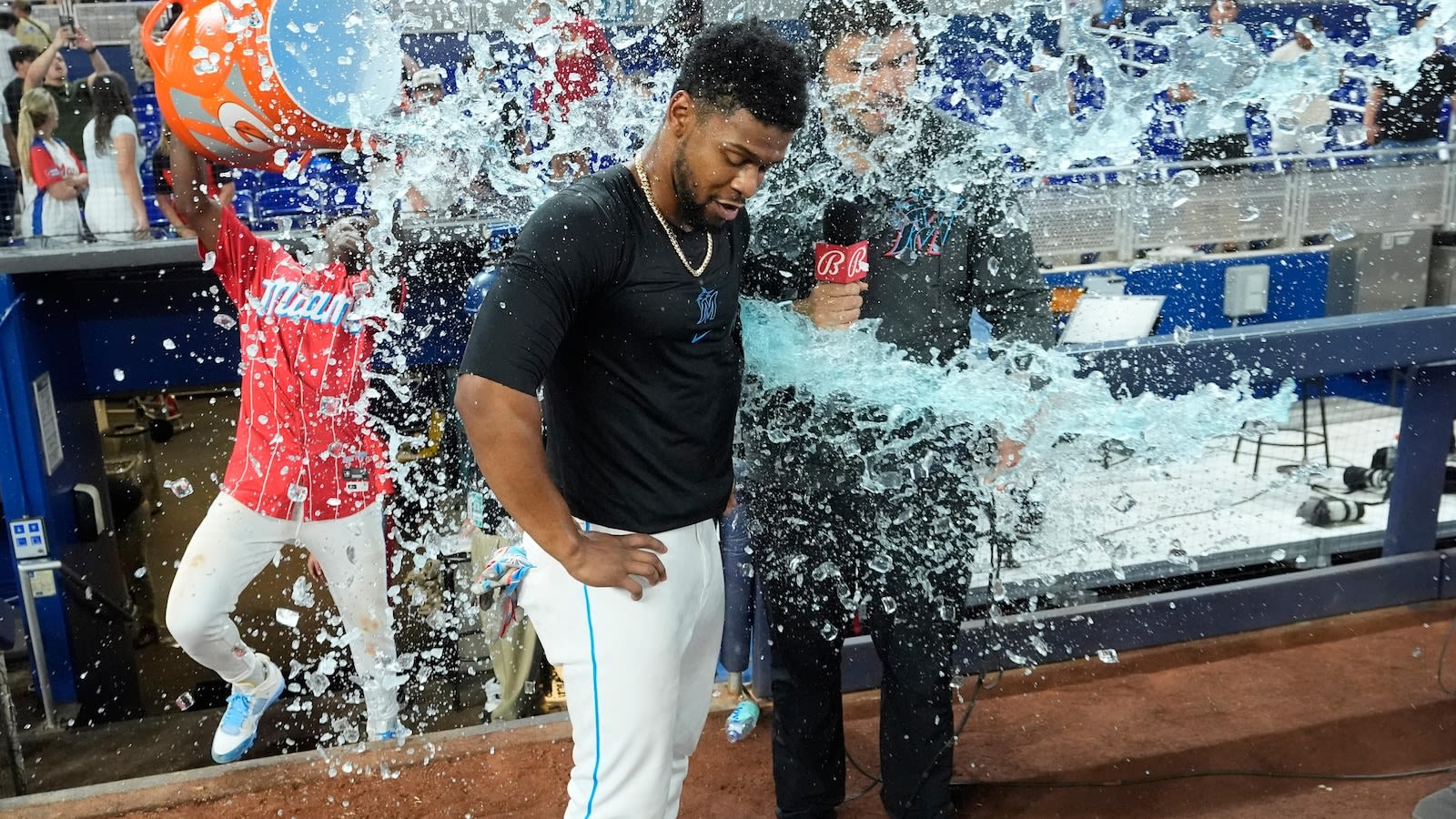 Bell hits tying homer as Marlins score 4 in 9th off struggling Díaz and rally past Mets 10-9 in 10