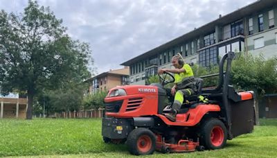 El Astillero amplía el servicio de limpieza de parques y jardines