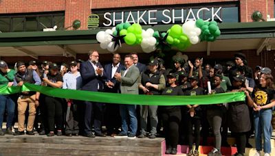 Pittsburgh's first Shake Shack opens in Strip District