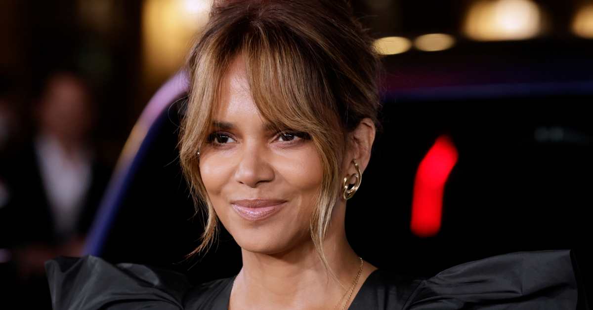 Halle Berry Goes Topless to Celebrate 20th Anniversary of 'Catwoman'