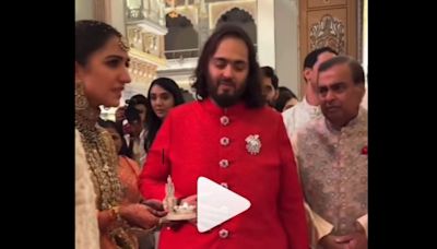 Anant Ambani-Radhika Merchant Wedding: Mukesh Ambani Tears Up During Vidai Ceremony | WATCH Full Video - News18