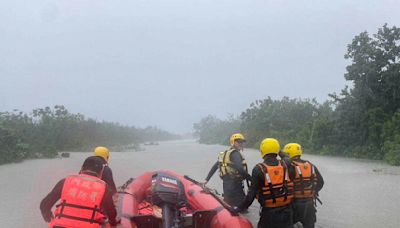 Typhoon Gaemi heads for China after leaving 25 dead in Taiwan and Philippines