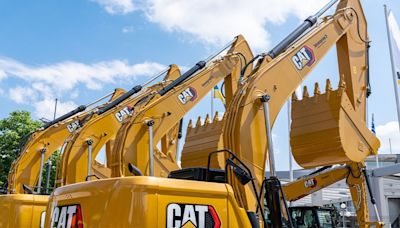 Caterpillar Earnings Due; Will Dow Heavyweight Crush It Again?