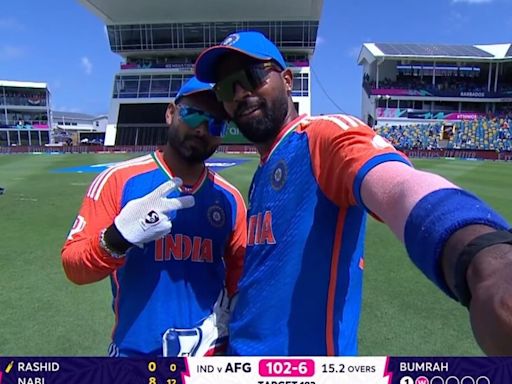 Hardik Pandya, Rishabh Pant pose for selfie in middle of Afghanistan innings: 'Photo lene ka tareeka thoda kezual hai'