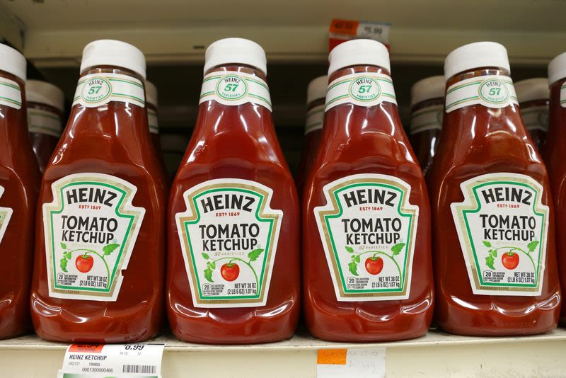 Kraft Heinz misses first-quarter sales estimates