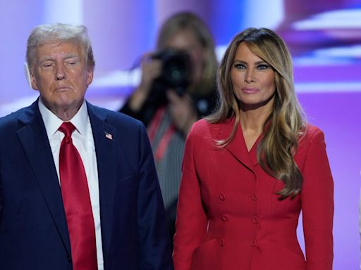 Did Trump miss kiss with wife Melania after RNC speech? Social media thinks so.