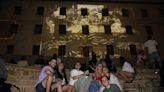 El espectacular 'videomaping' sobre la fachada de Tabacalera: una mirada a la historia de Cimadevilla