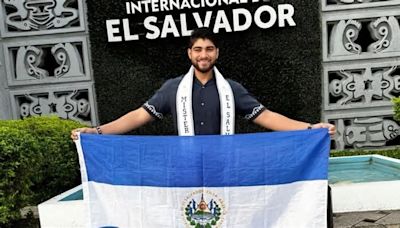 Josué Aguilar rumbo a Colombia a representar a El Salvador en Mister Model International