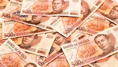 Mexican Peso edges higher on favorable interest rate outlook