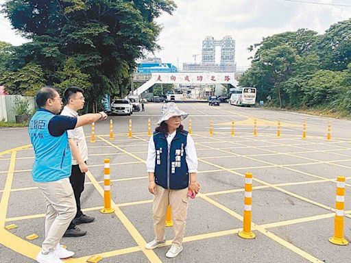 兵役變1年...成功嶺正門收假爆塞車潮 居民不堪其擾