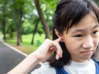 「這1種耳鳴聲」跟心血管有關，不管命都沒了！ 醫1圖揭差別：你是「嗡嗡or咚咚」？