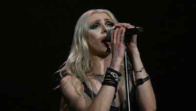 La chanteuse Taylor Momsen mordue par une chauve-souris en plein concert