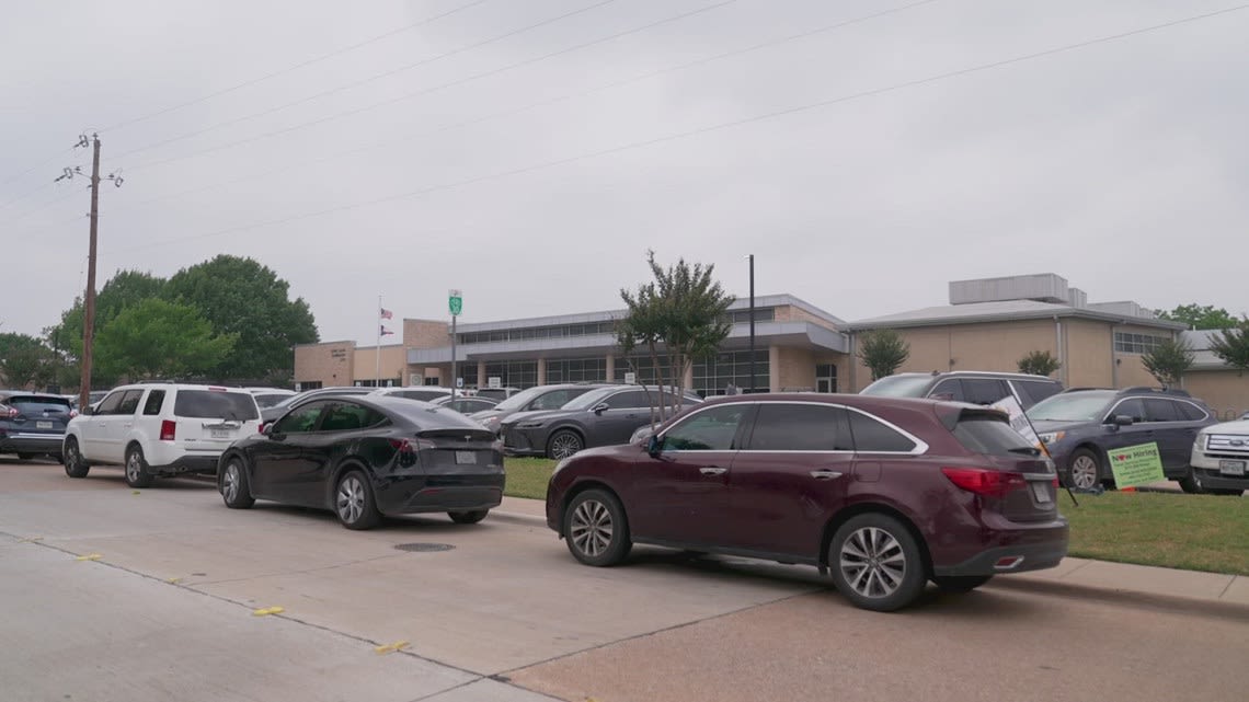 Plano regional program for the deaf to move if school closes, parents split