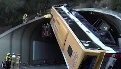 Ônibus com 60 passageiros sofre acidente na Espanha