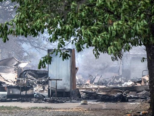 Escapan del Park Fire de CA, pero pierden casi todo. ‘La peor noche de mi vida’